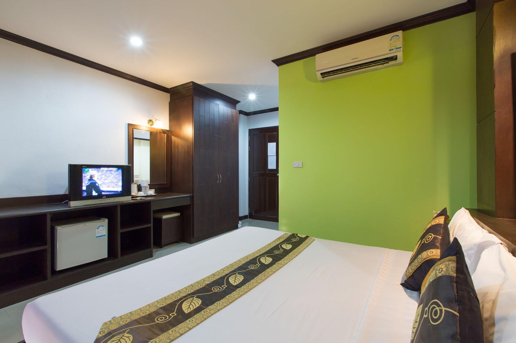 Patong Buri Hotel Exterior foto