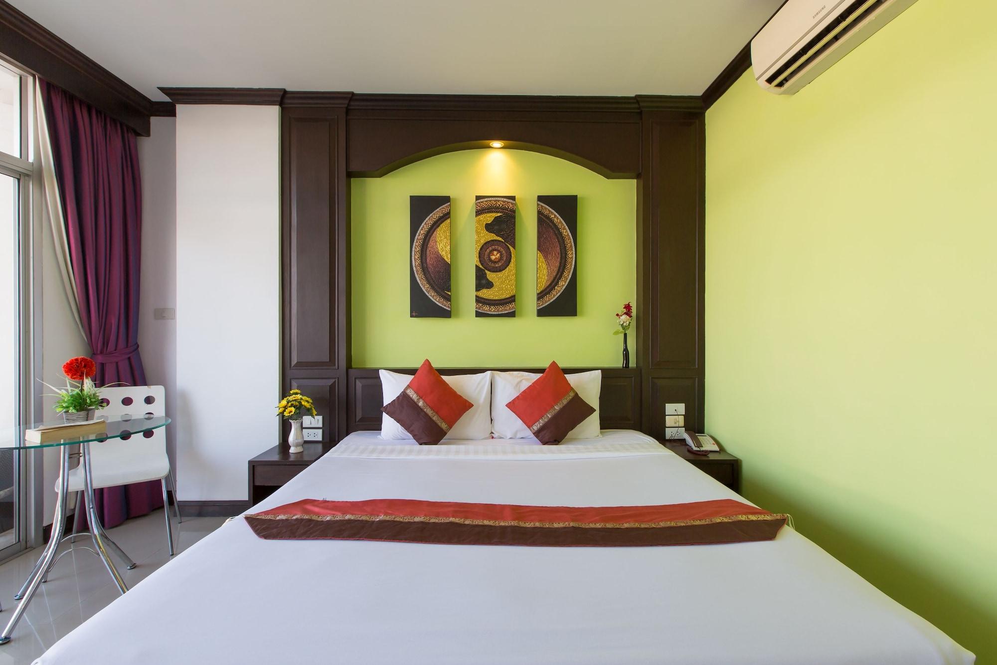Patong Buri Hotel Exterior foto
