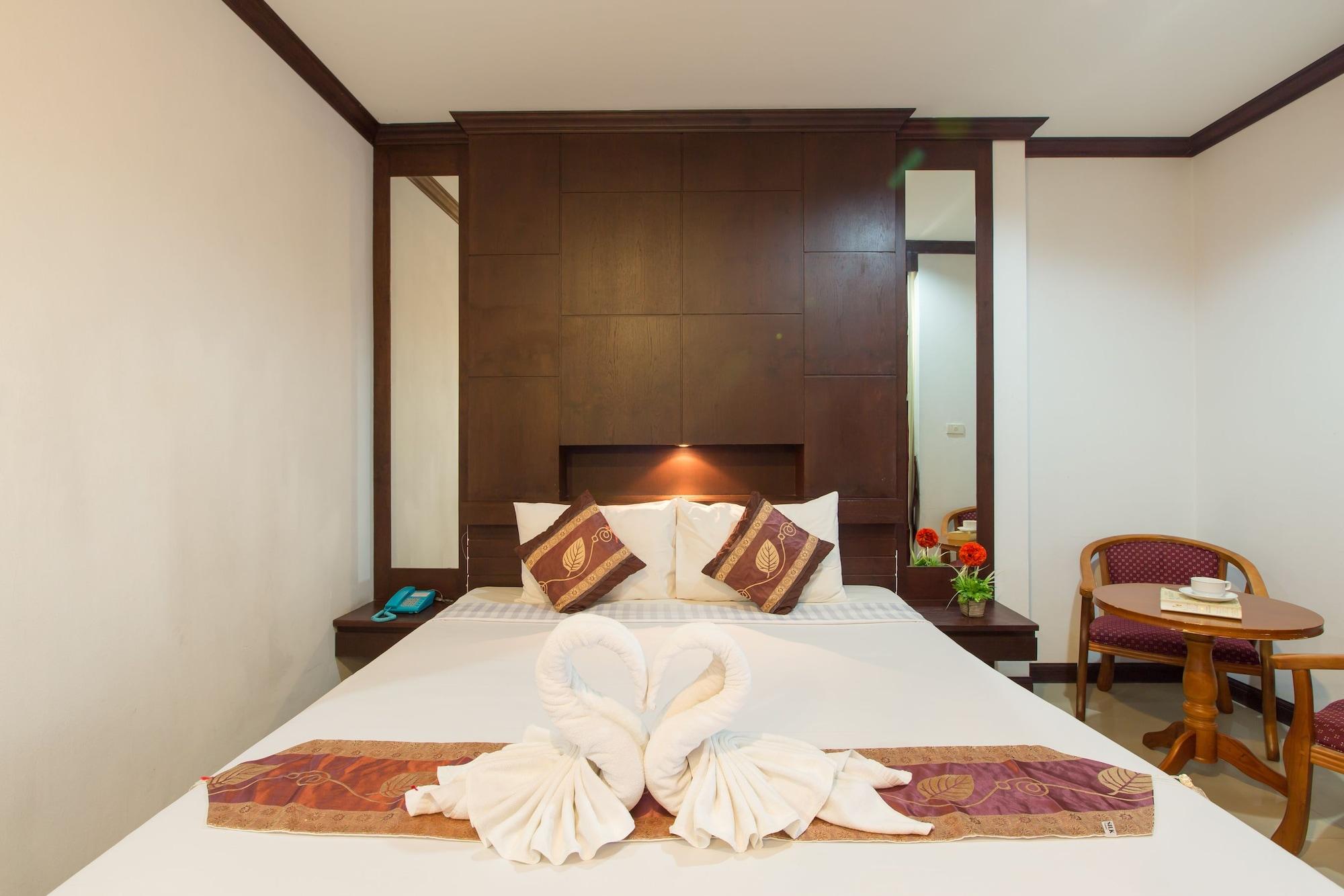 Patong Buri Hotel Exterior foto